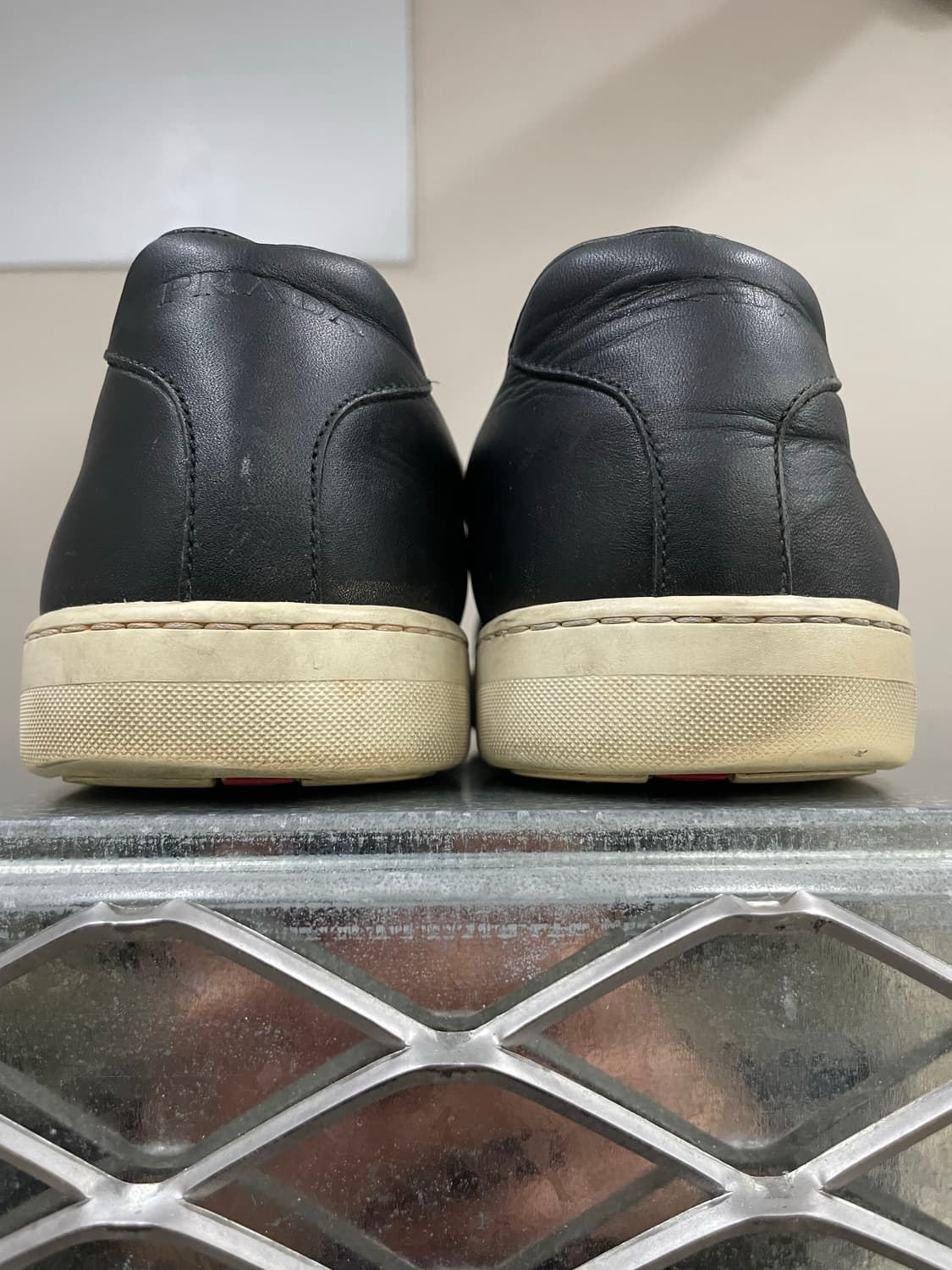 프라다 레더 스니커즈 블랙 6.5  (gr-4273) 상품이미지10