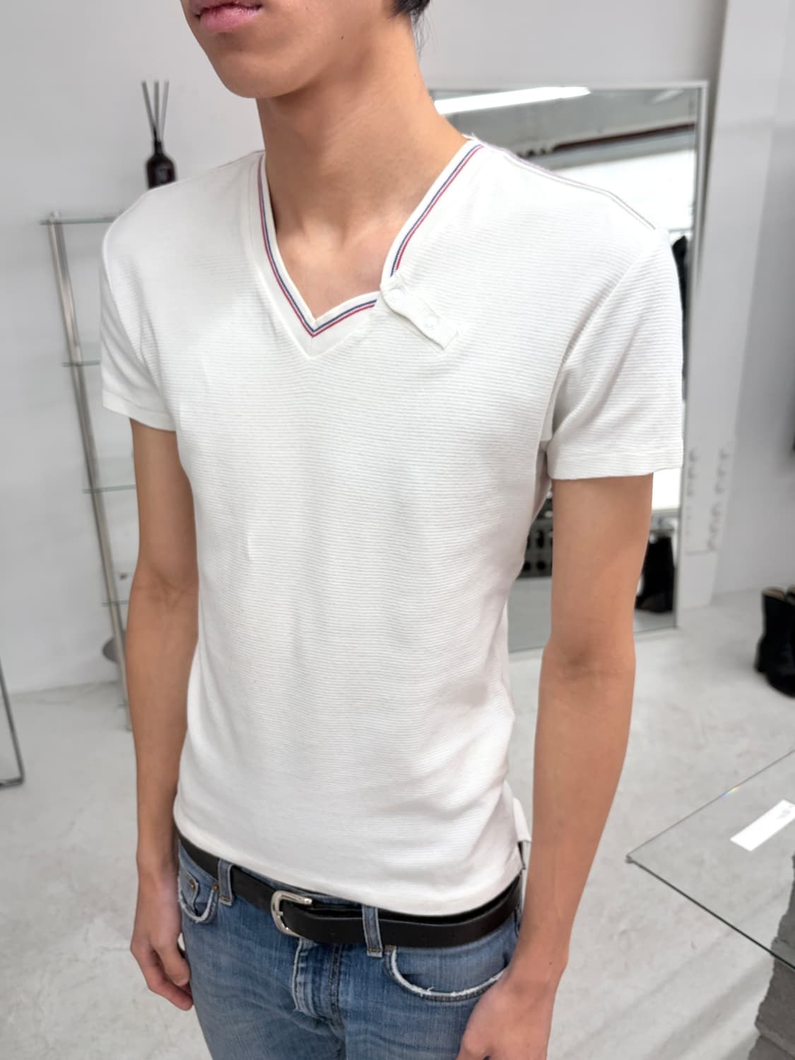 미하라 야스히로 비대칭 브이넥 티셔츠 상품이미지1