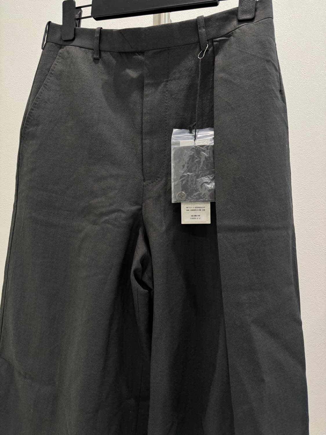 라드뮤지션 20ss 비대칭 울 슬랙스 상품이미지2