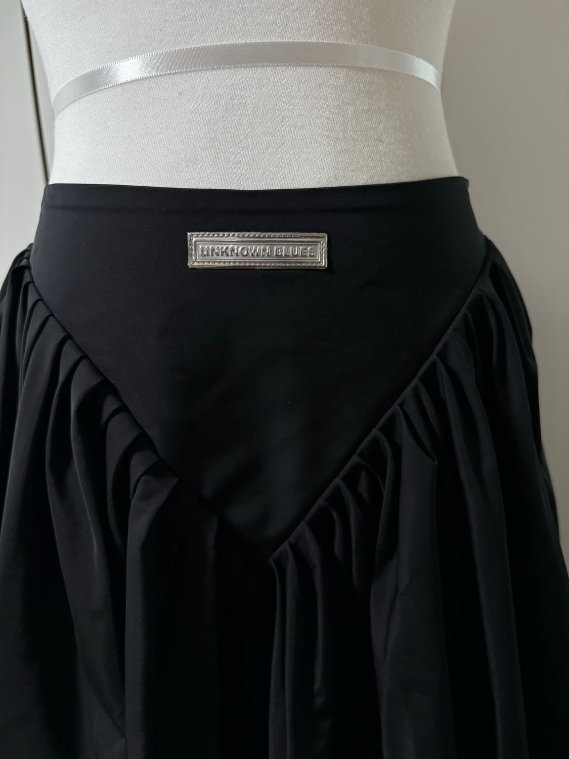 언노운블루 UNKNOWN BLUE Bustier Skirt (Black) 상품이미지3