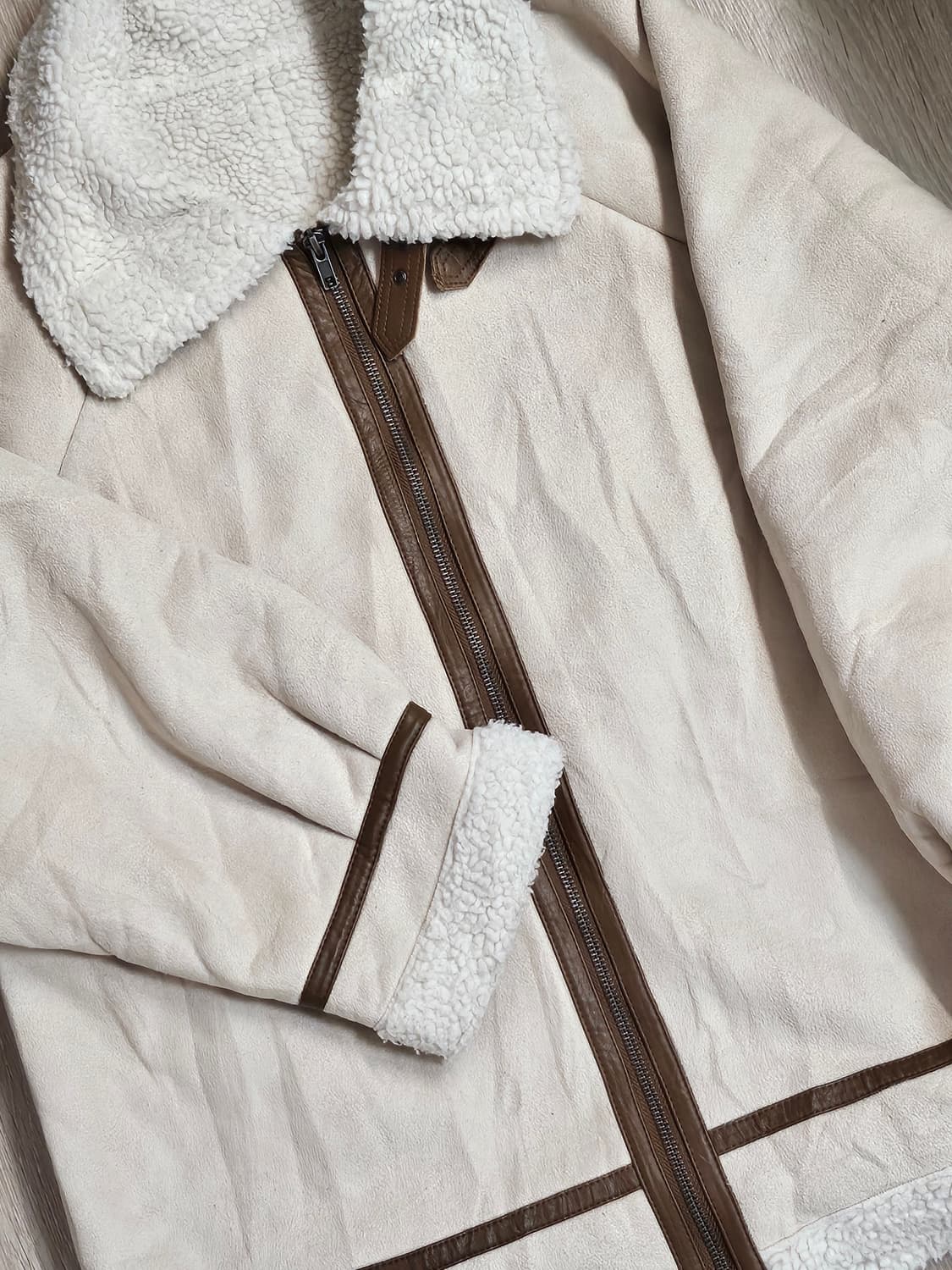 GORGE 크림 양털 무스탕 상품이미지1