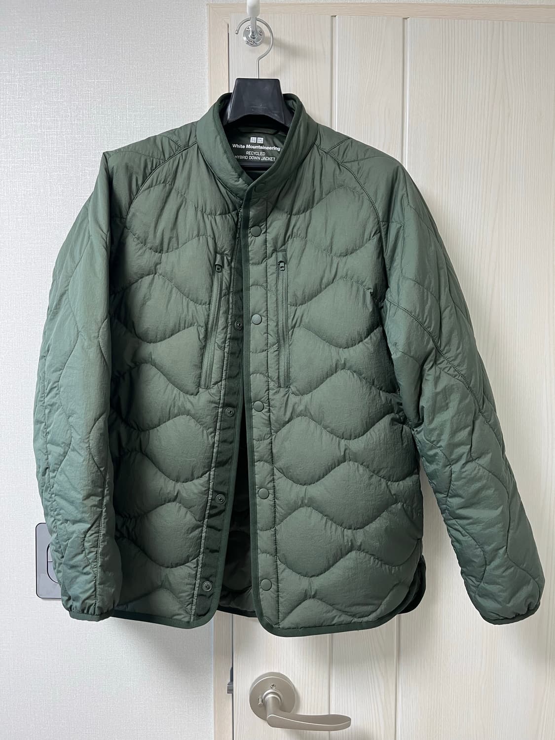 유니클로 화이트마운티어링 리사이클 다운 상품이미지2