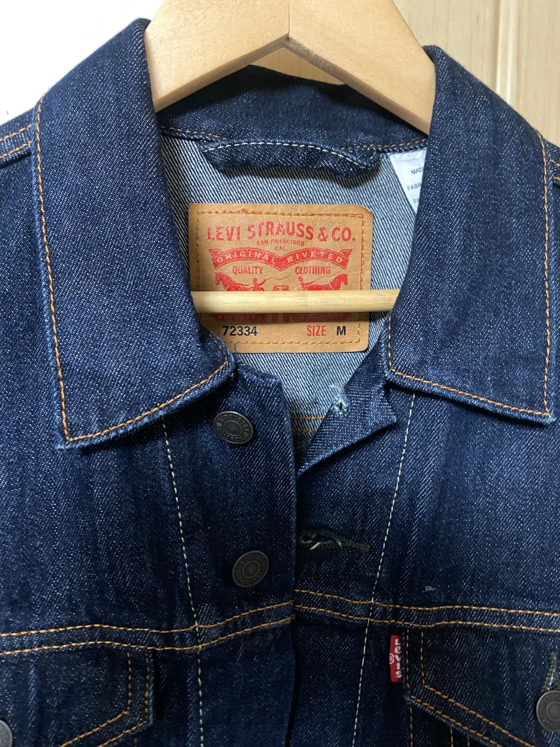 리바이스 데님자켓 M사이즈 새제품 판매합니다. 상품이미지3