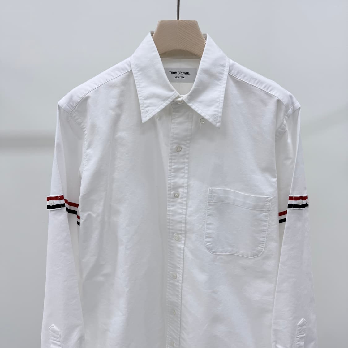 [S+급/3] 톰브라운 암밴드 옥스포드 셔츠 화이트 상품이미지2