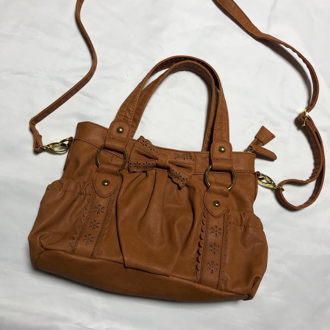 리본 펀칭 숄더백 브라운 상품이미지2