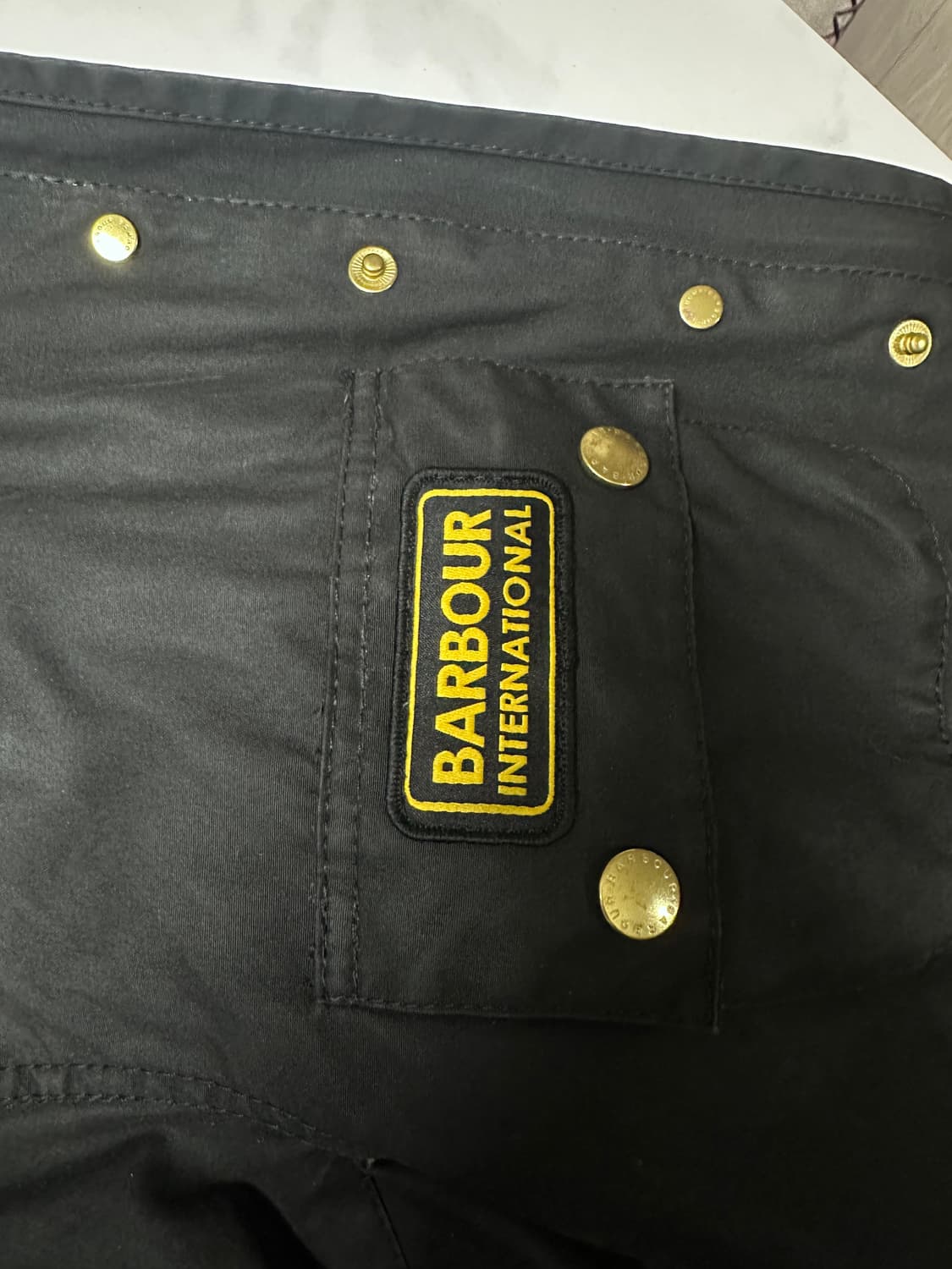 바버 인터네셔널 A7 블랙 상품이미지1