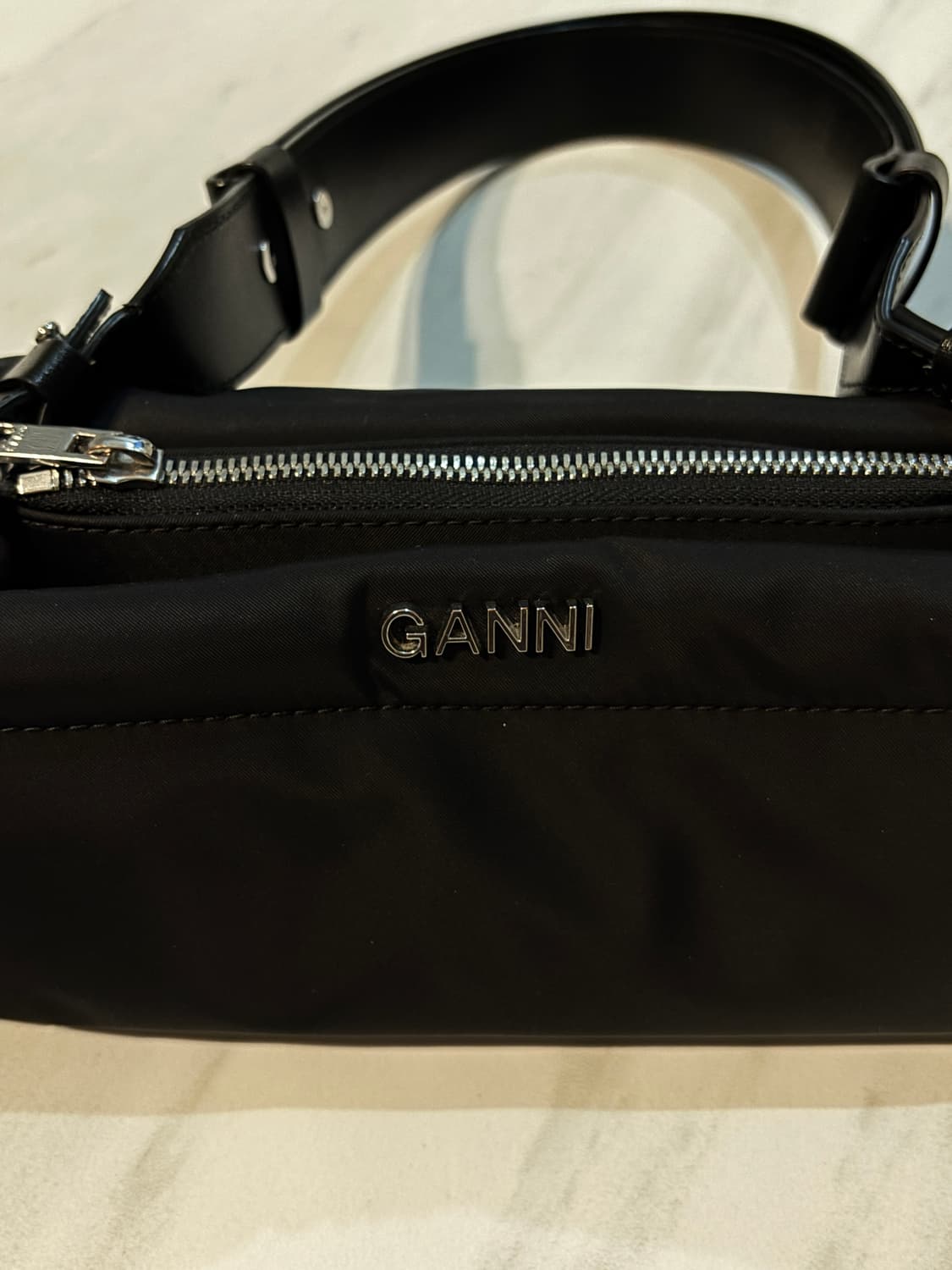 가니 ganni 필로우백 미니 상품이미지2