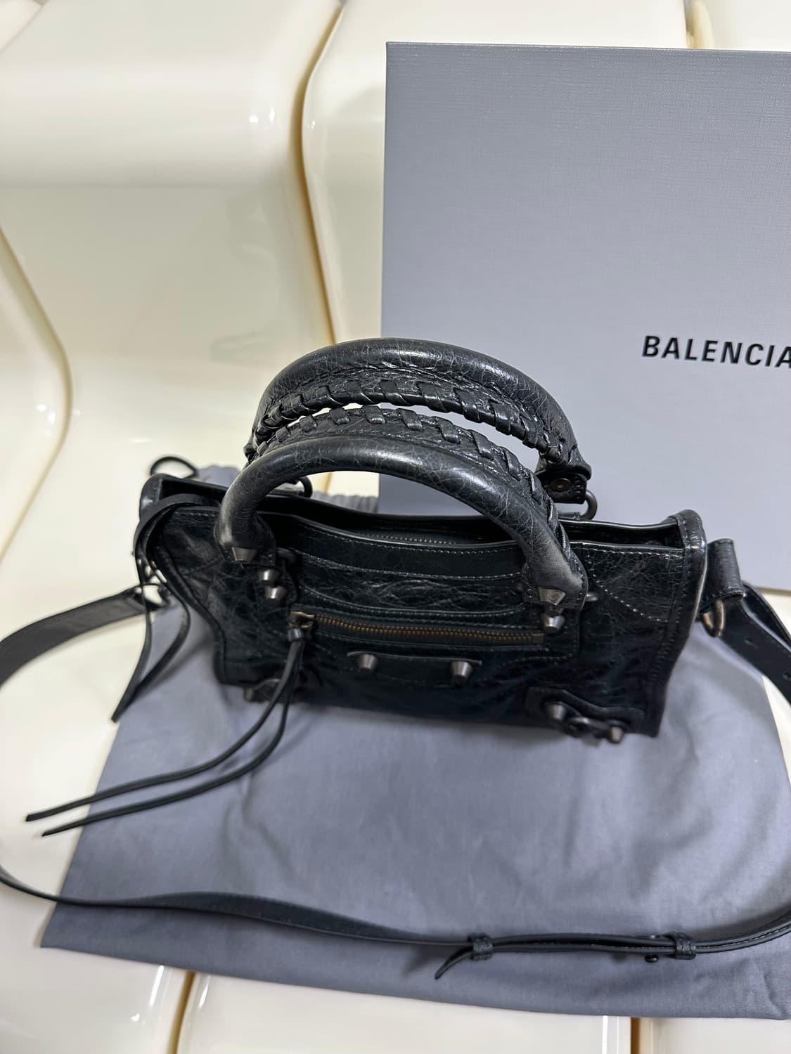 [SA 정품] 발렌시아가 르 시티 모터백 미니 블랙 상품이미지3