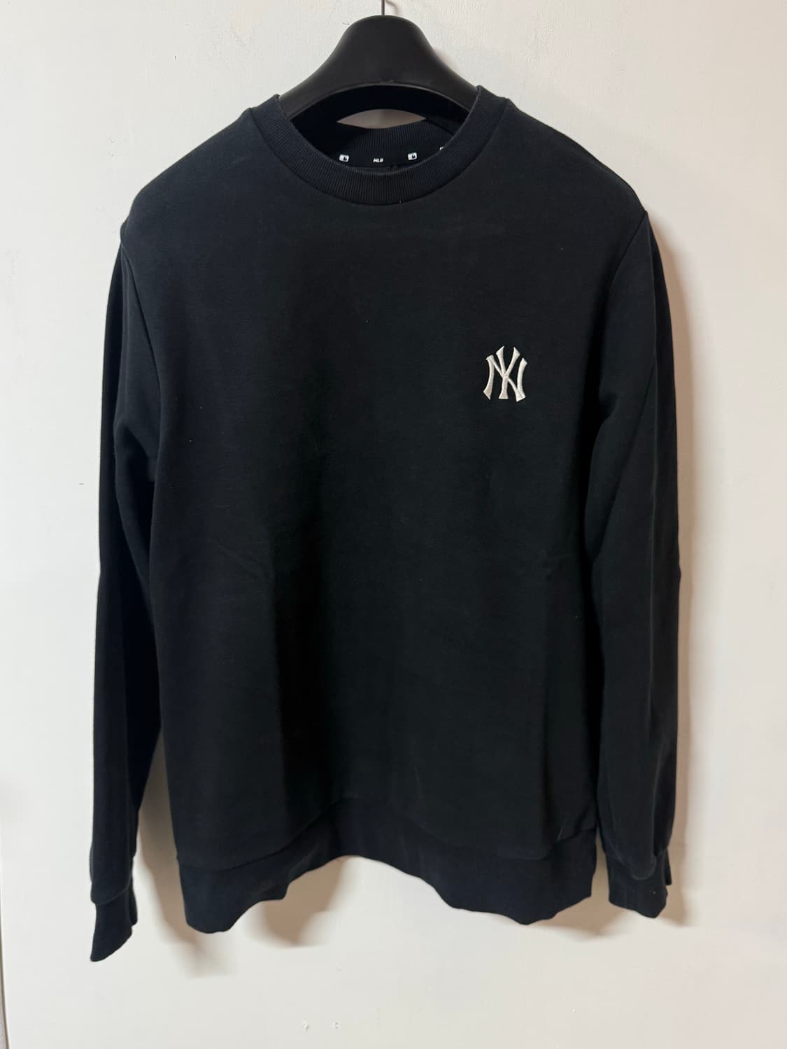MLB 뉴욕양키스 스몰로고 맨투맨 블랙 (남녀 공용 / M95) 상품이미지2