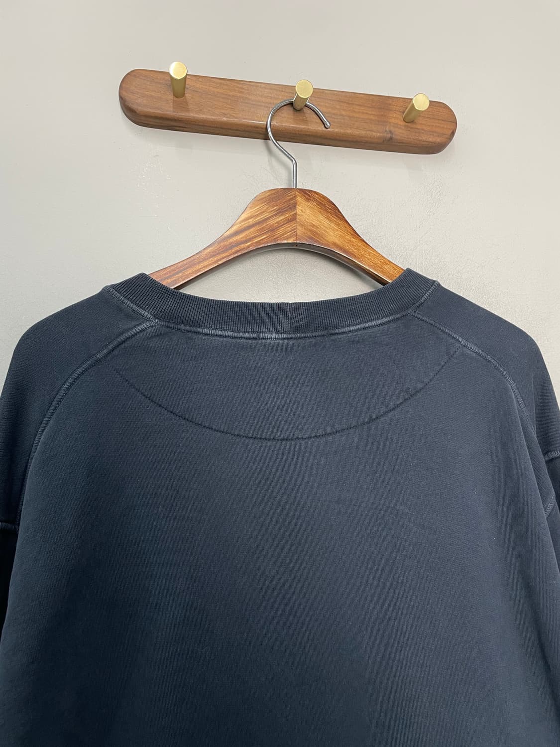 스톤아일랜드 와펜로고 네이비 맨투맨 H2562 상품이미지7