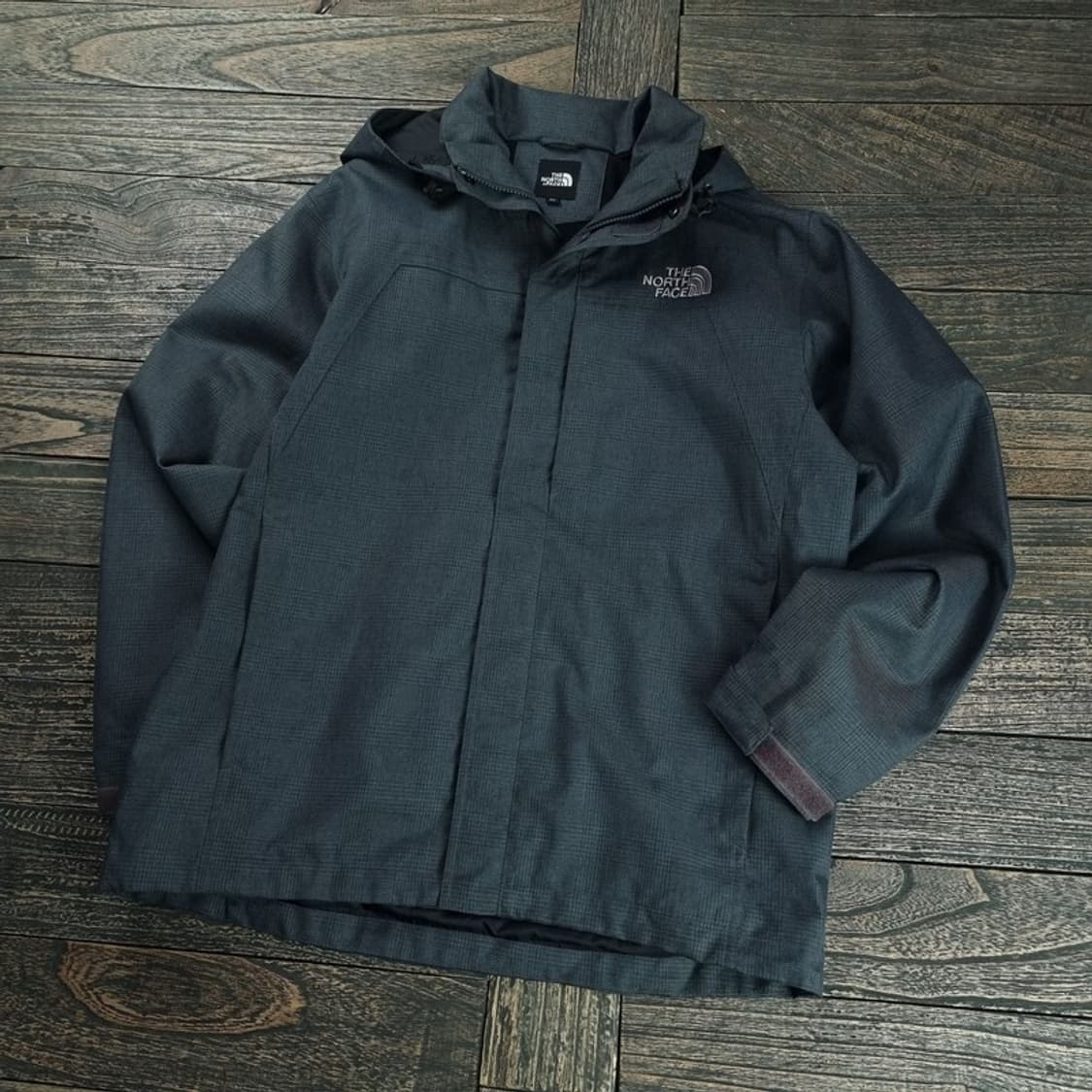 [노스페이스] 로고 자수 체크 패턴 후드 바람막이 자켓 M18751 상품이미지1