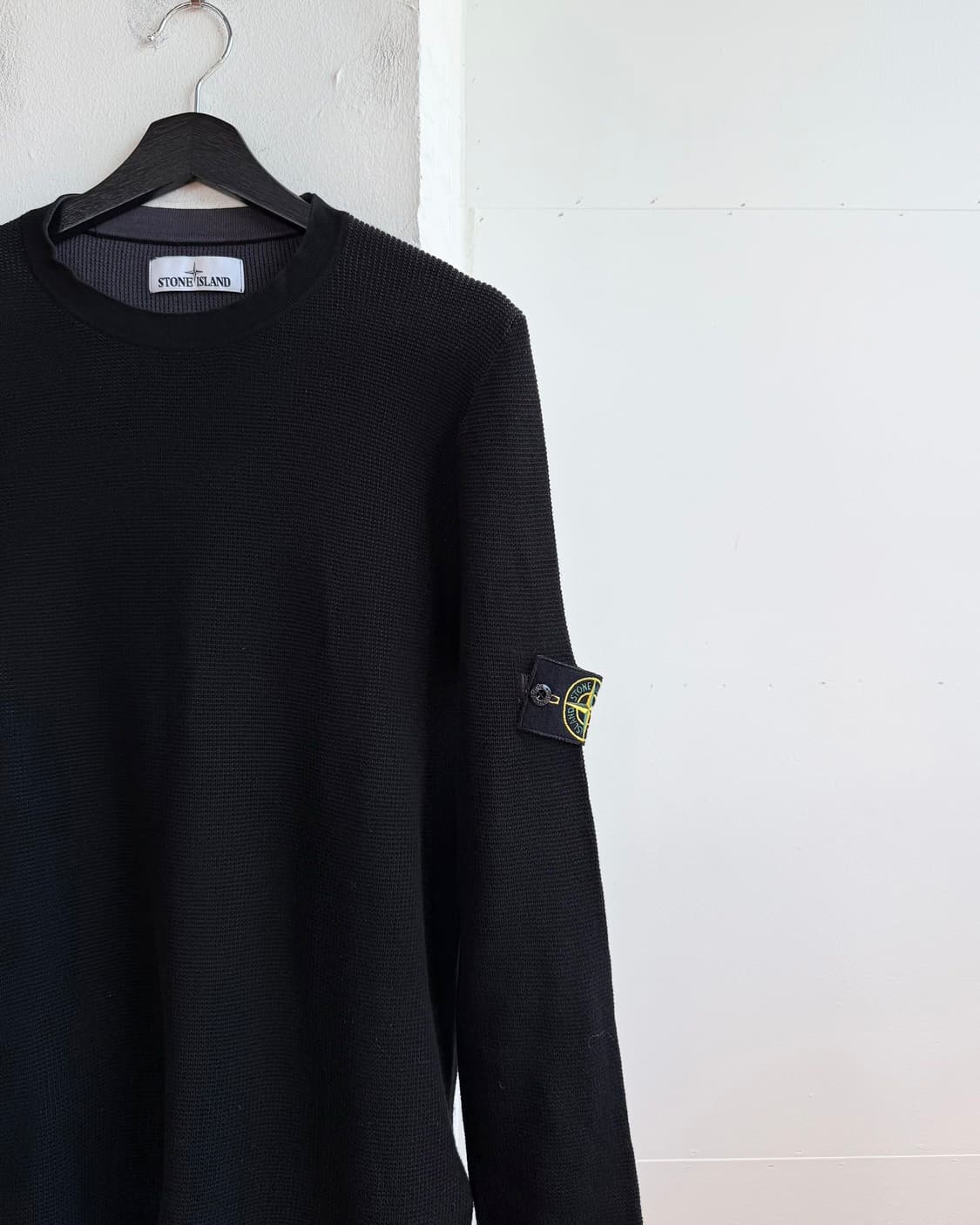 스톤아일랜드 블랙 와플 크루넥 니트  상품이미지5