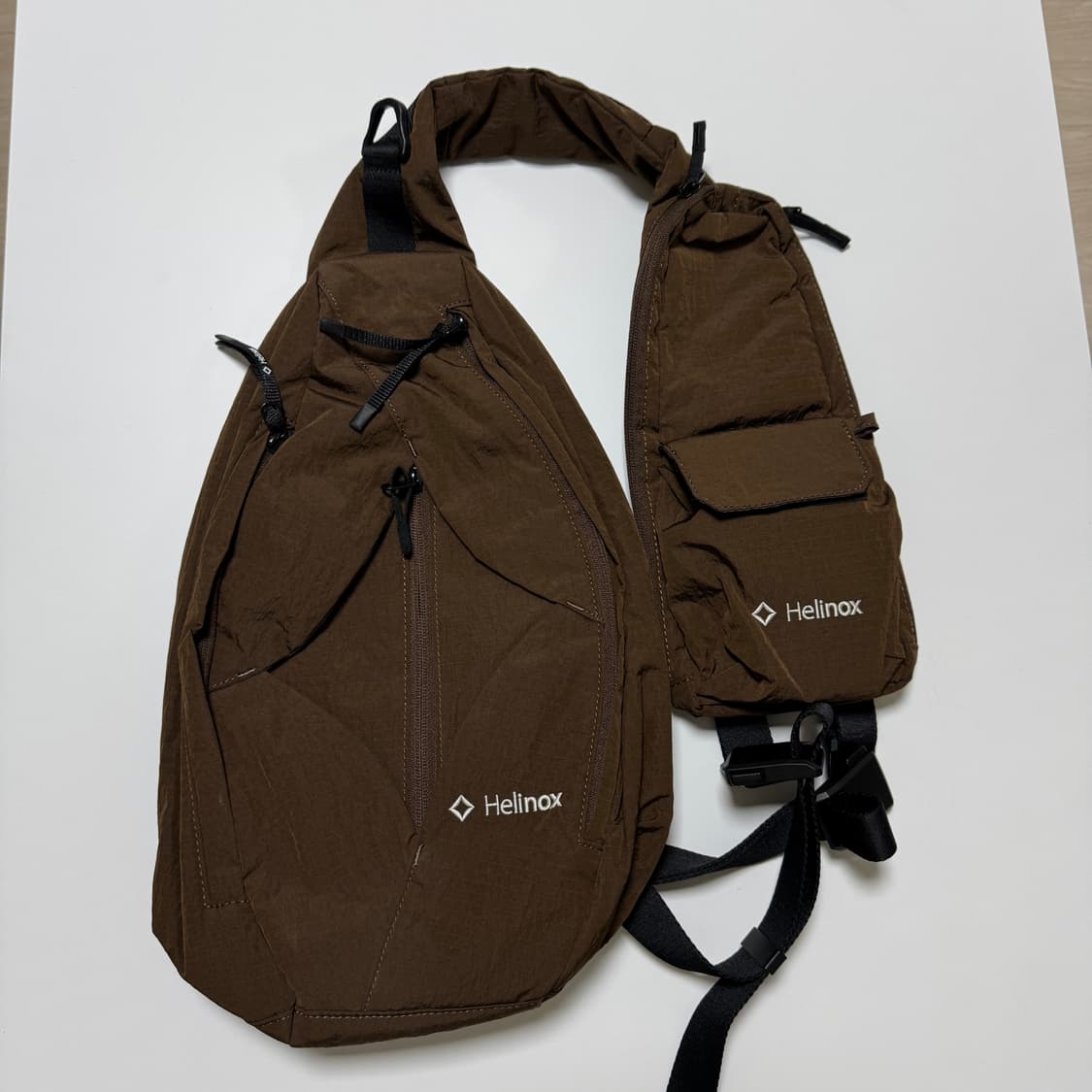 헬리녹스 듀얼 슬링백 다크브라운 상품이미지1