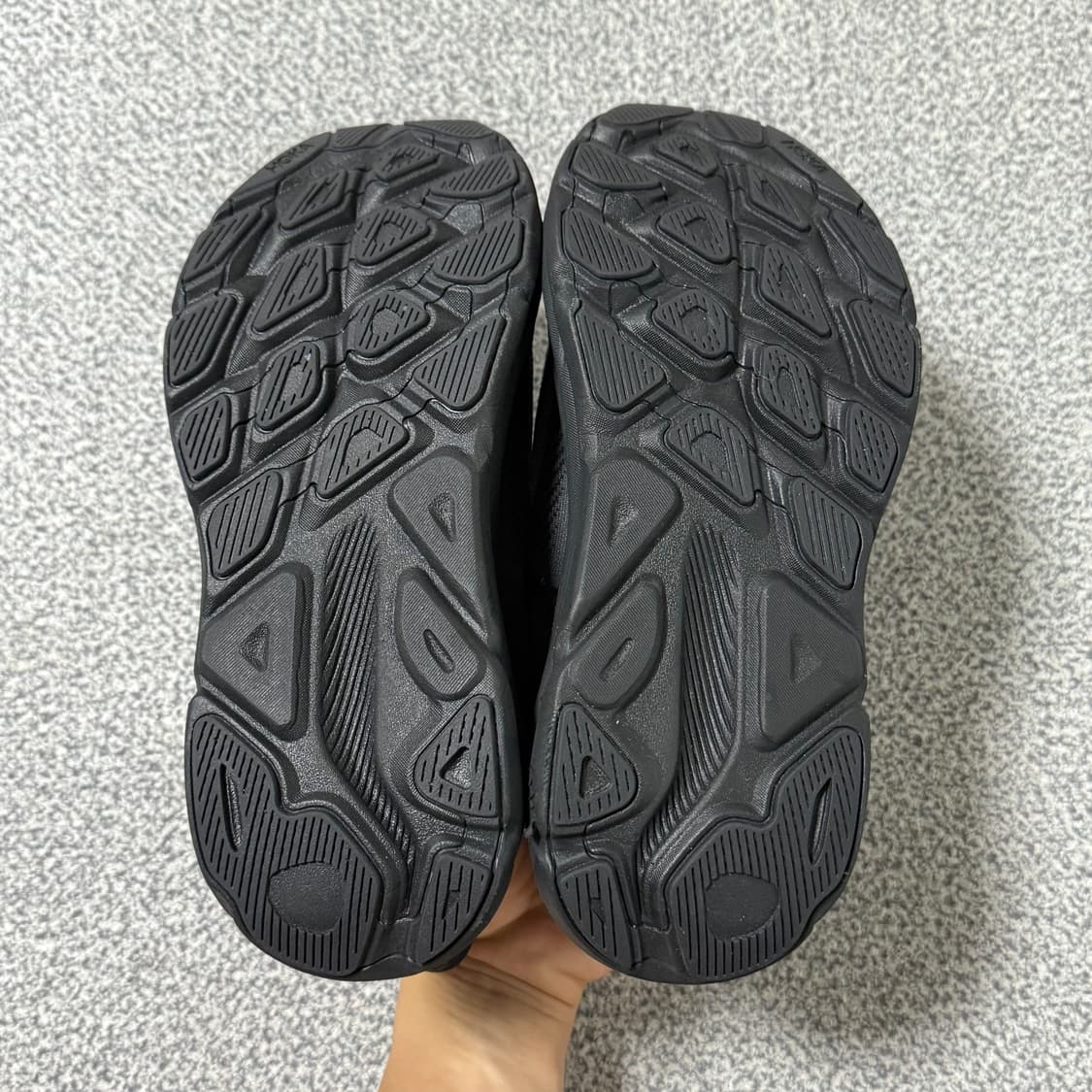 호카오네오네 클리프톤9 245 와이드 상품이미지8
