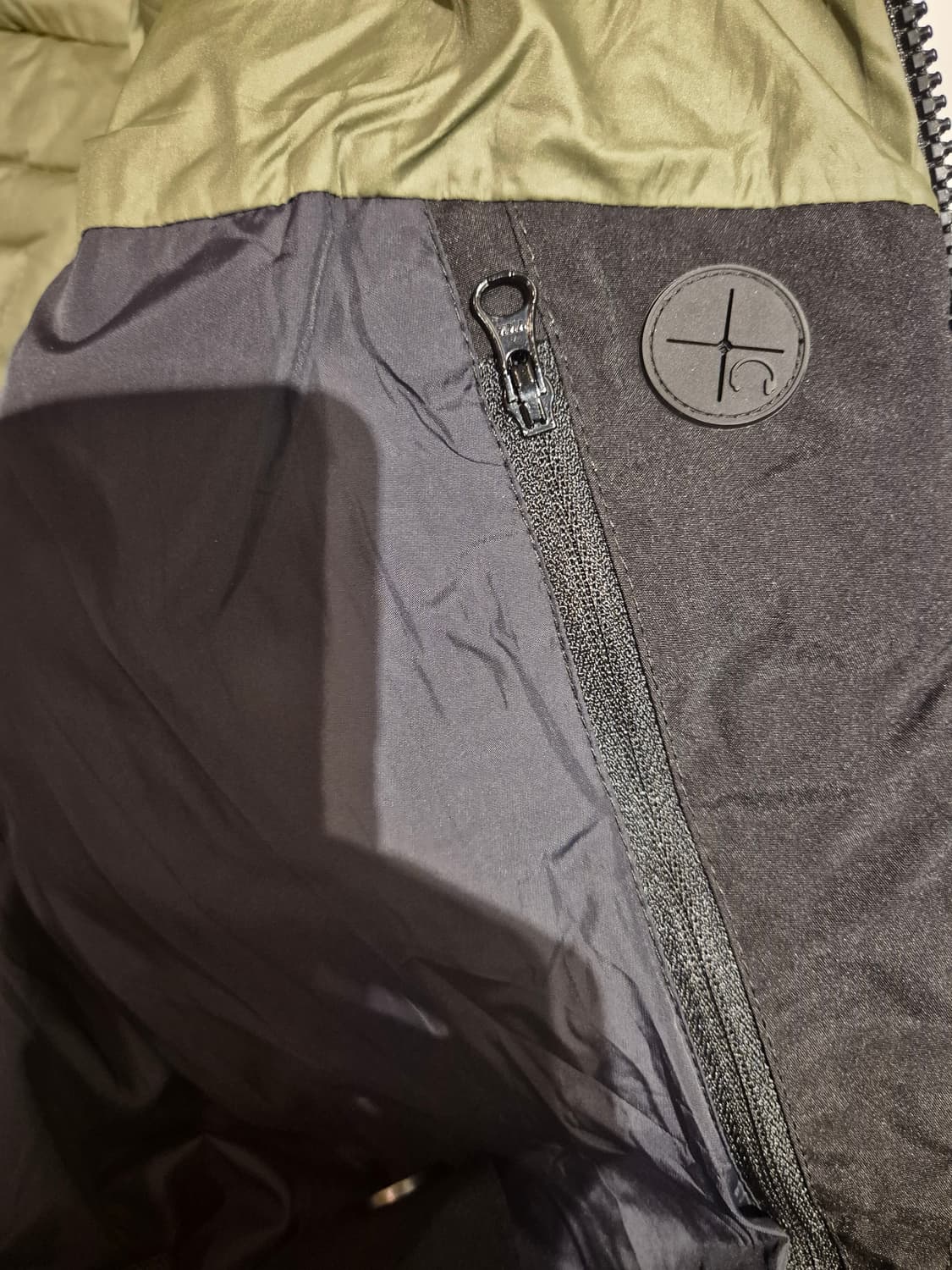 프랑스 승마 브랜드 **Horse Pilot(호스 파일럿)**의 패딩 x 상품이미지3