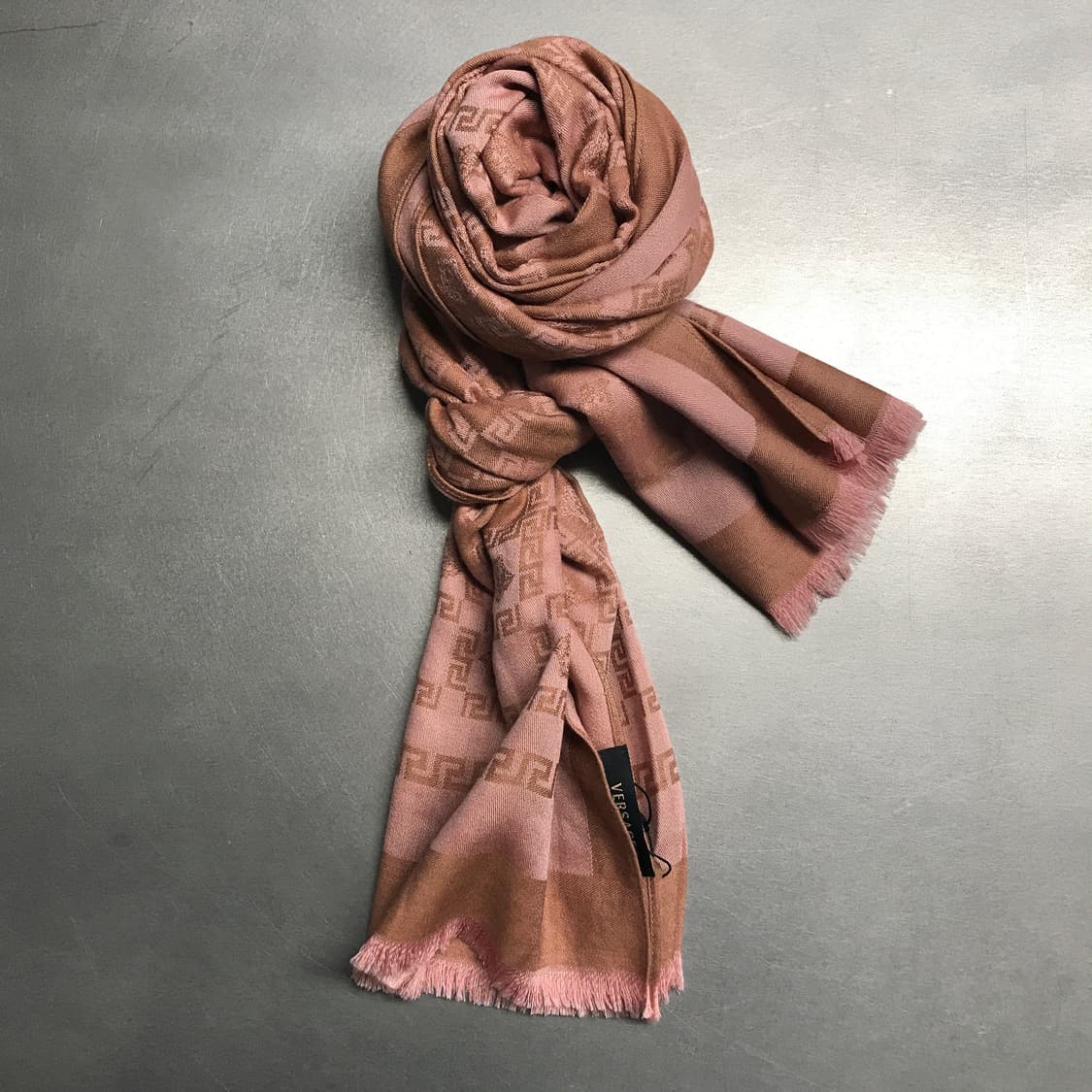 베르사체 실크 스카프 상품이미지1