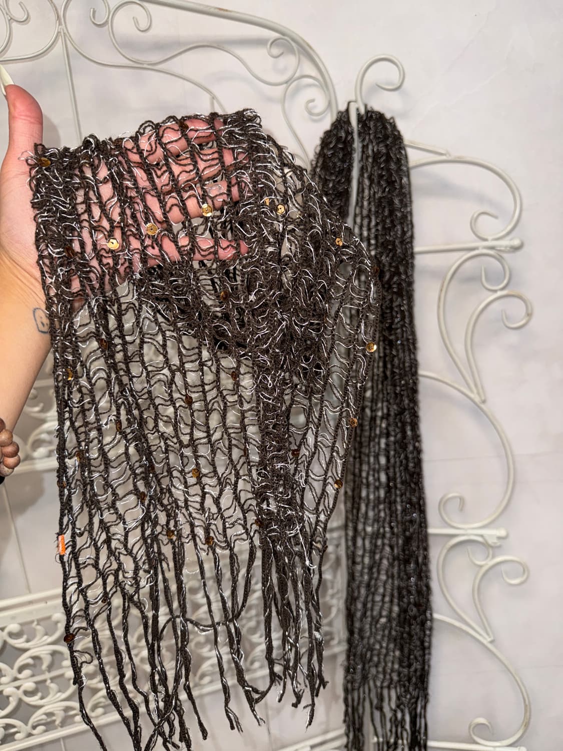 Dark brown spangled grunge net muffler 상품이미지3