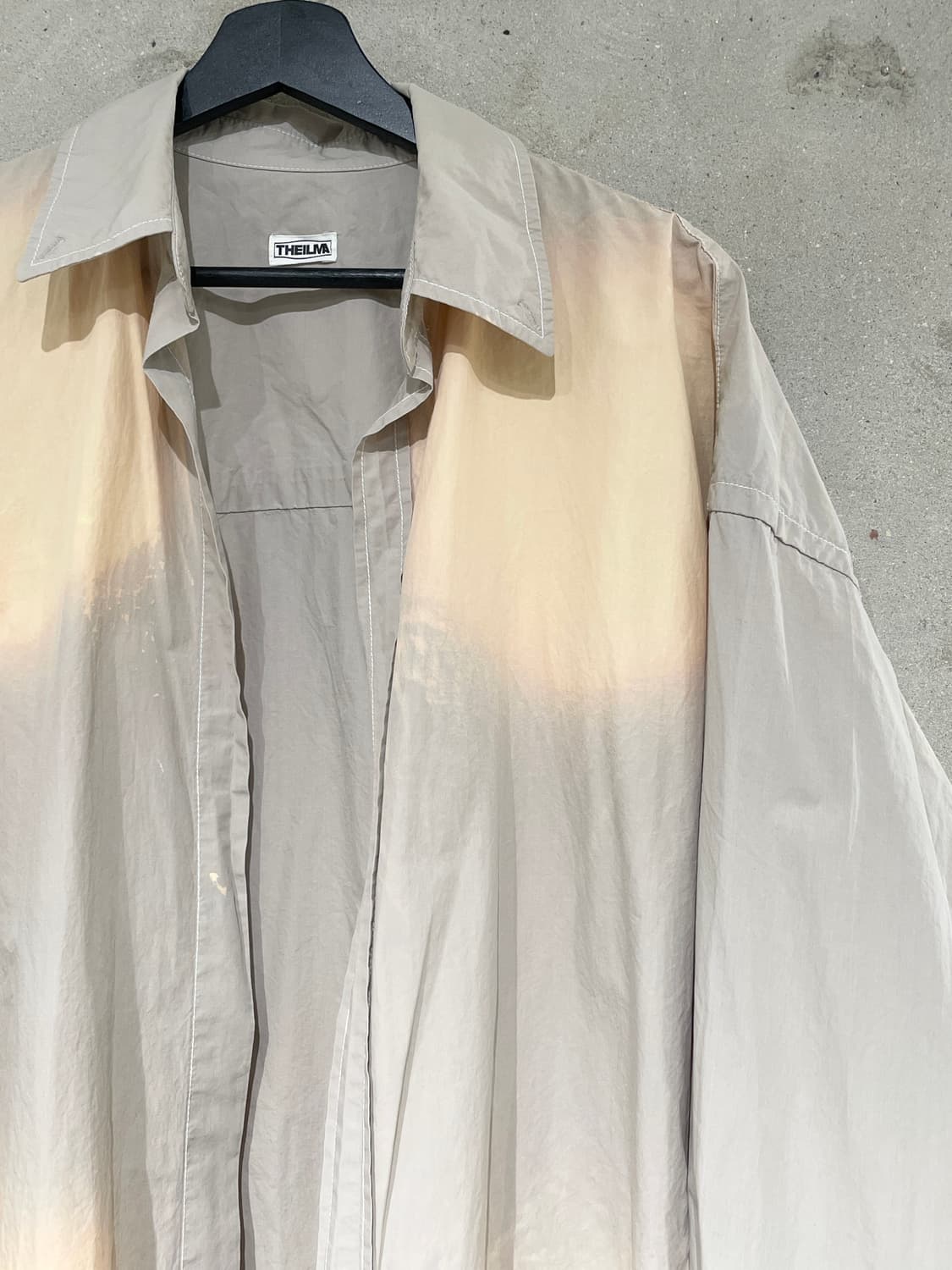 더 일마 라이트 카키 그라디언트 워싱 논 버튼 오버 셔츠 상품이미지3