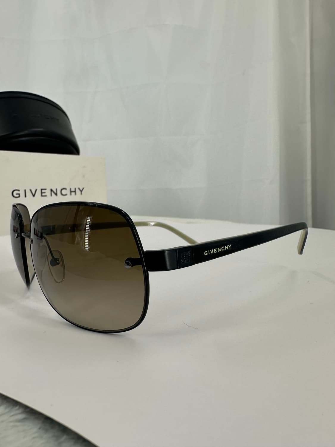 [새상품 무료배송] 정품 지방시 Made in Italy 선글라스 상품이미지1