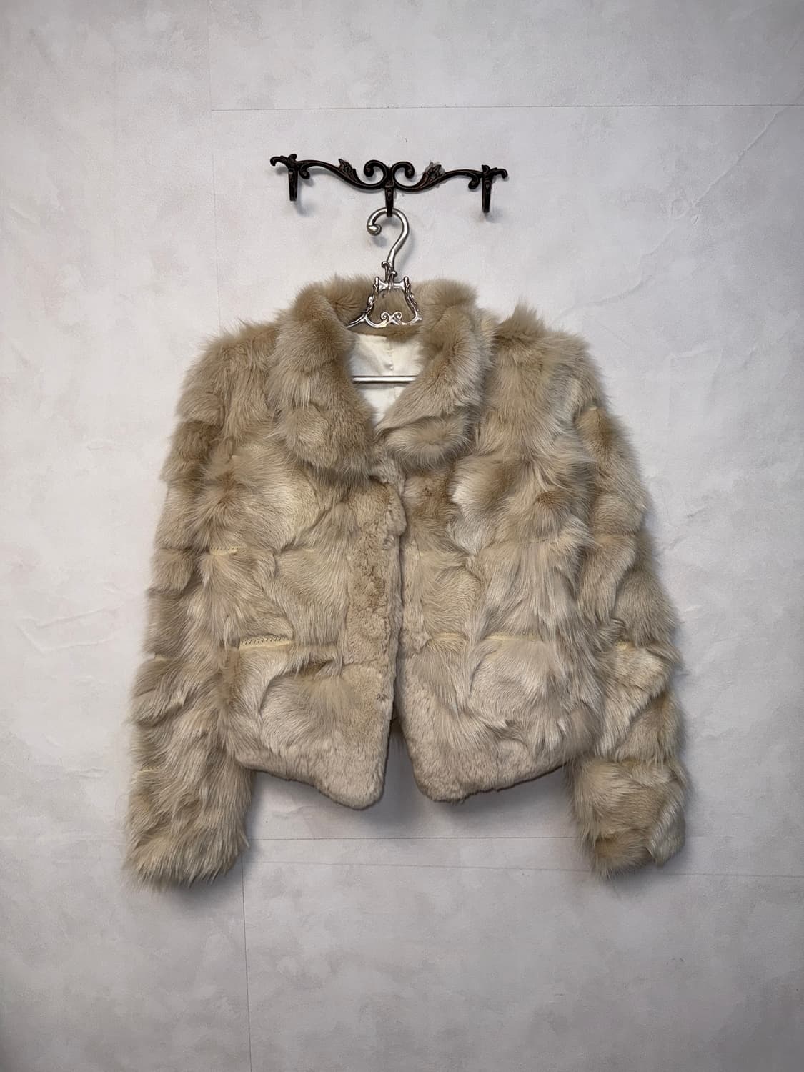 Ivory stitch detail fox fur jacket  상품이미지1