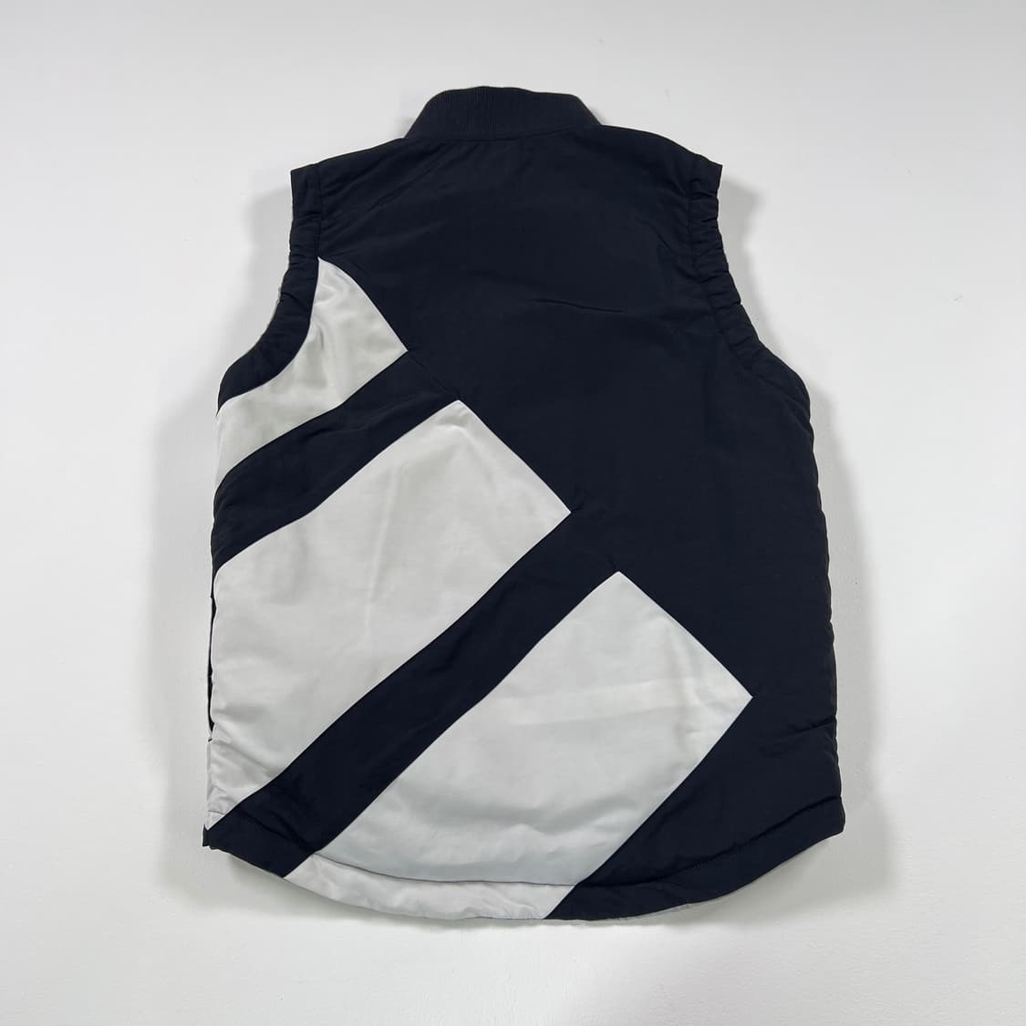 아디다스 이큅먼트 리버서블 베스트 상품이미지5