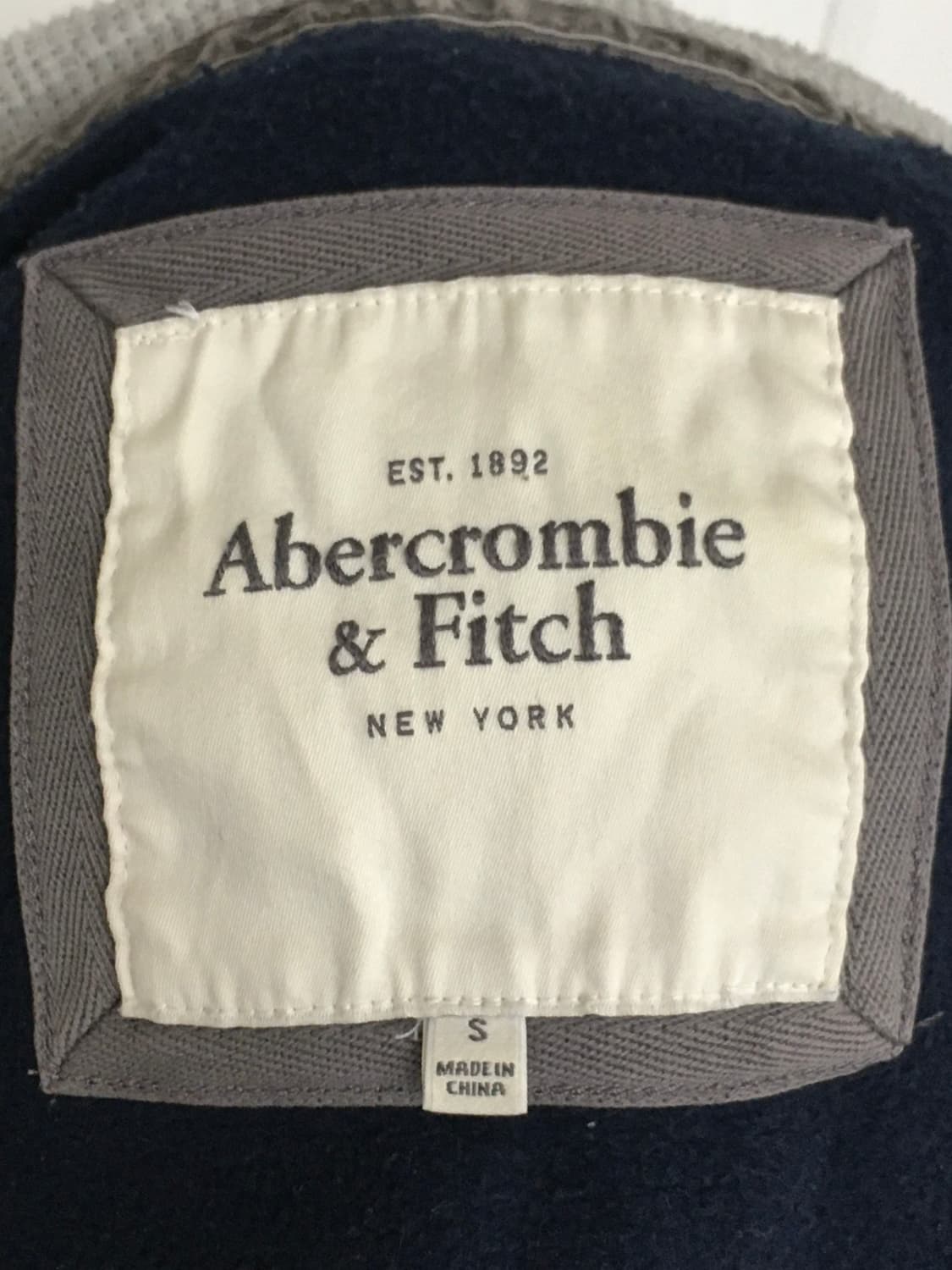 아베크롬비 슬림핏 네이비 후드집업 상품이미지3