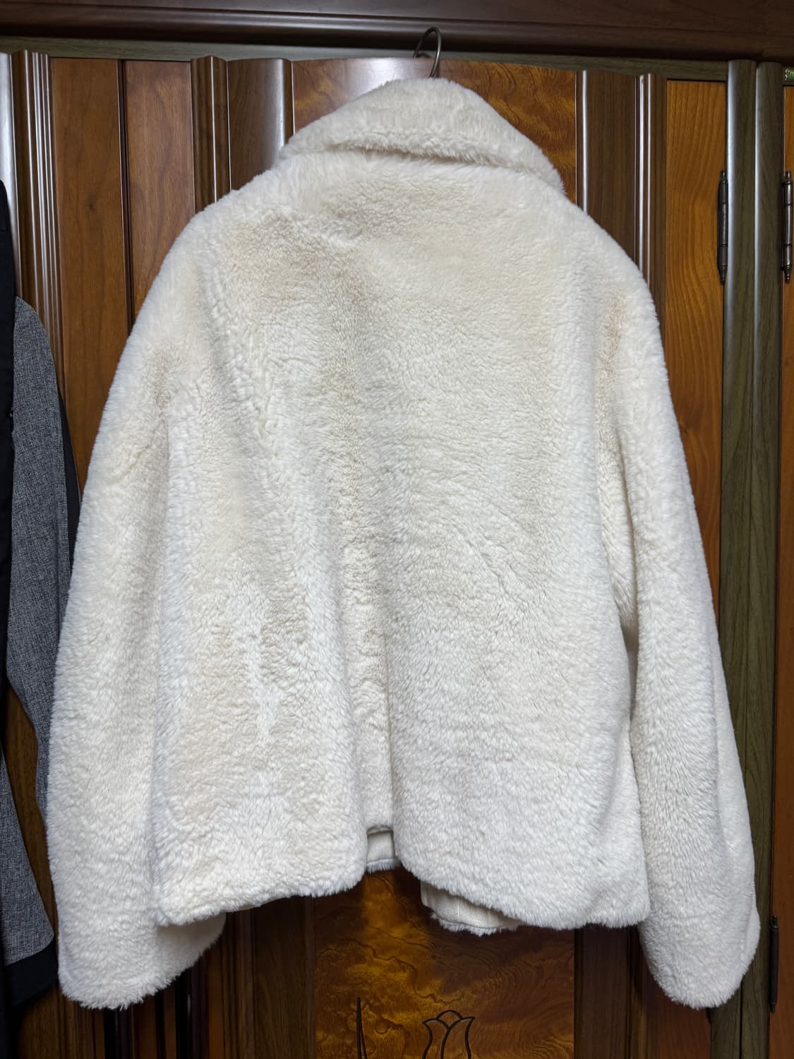 프론트로우 이성경 퍼자켓 M 아이보리 크림 무스탕 상품이미지3