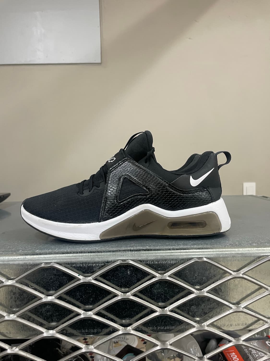 나이키 에어맥스 벨라 TR 5 블랙 다크 스모크 그레이 245 상품이미지1