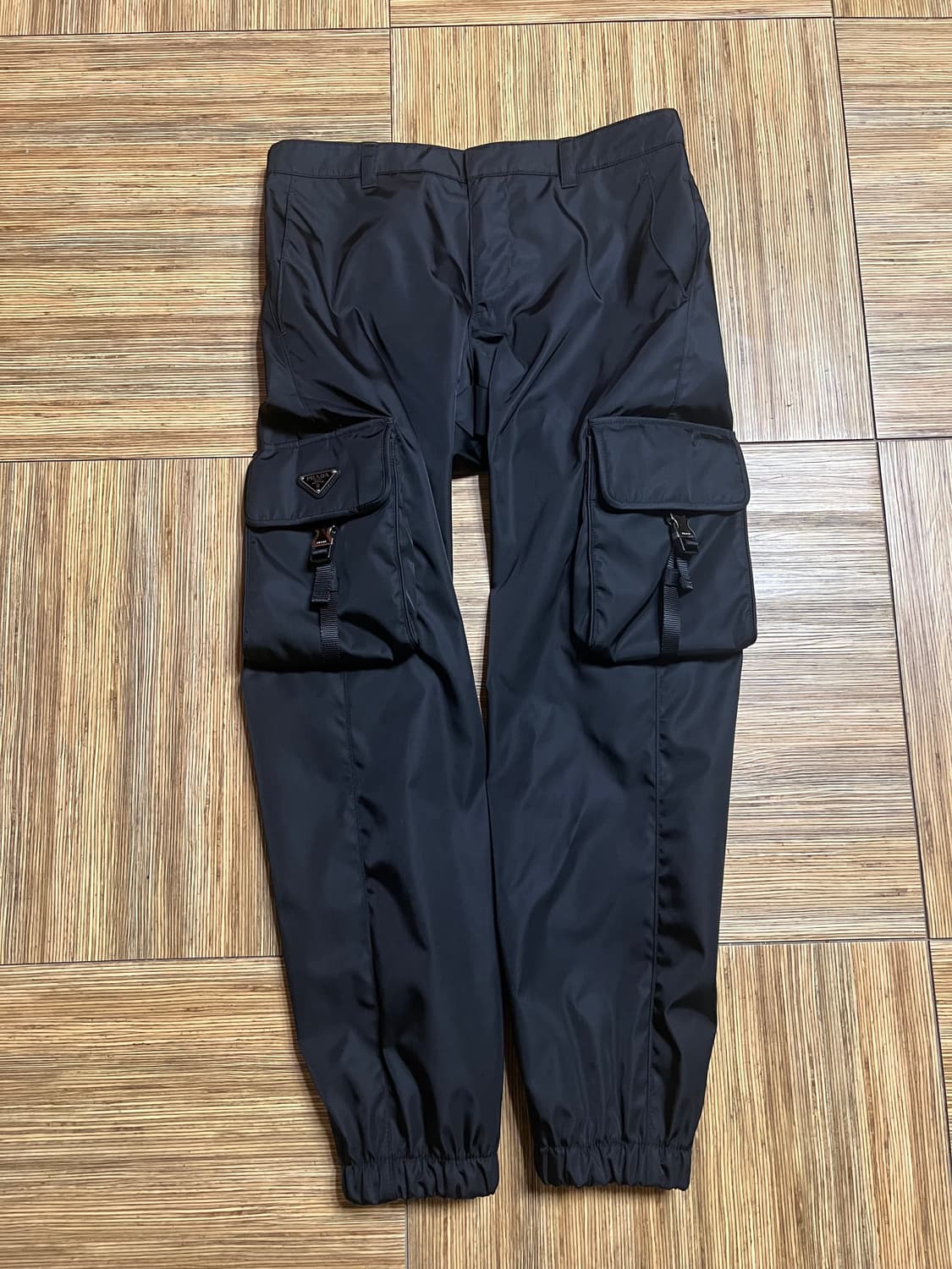 프라다 리나일론 조거 팬츠 블랙 48 상품이미지1