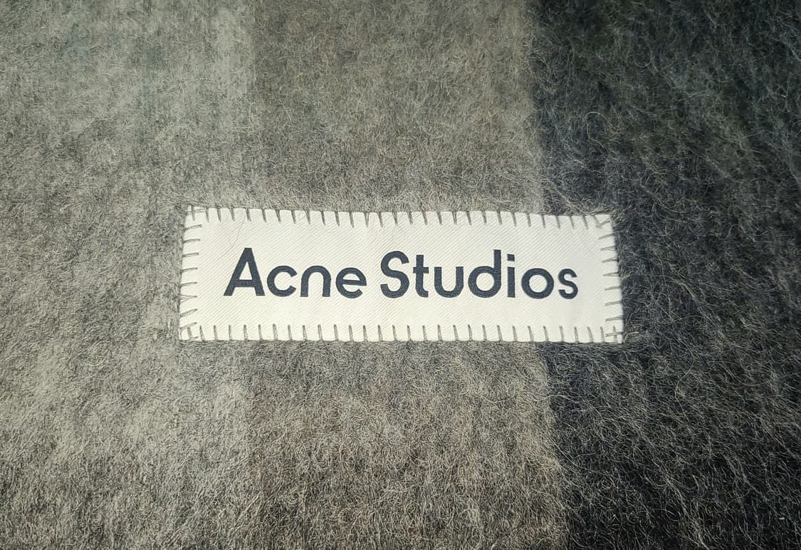 Acne Studios 모헤어 체크 머플러 상품이미지4