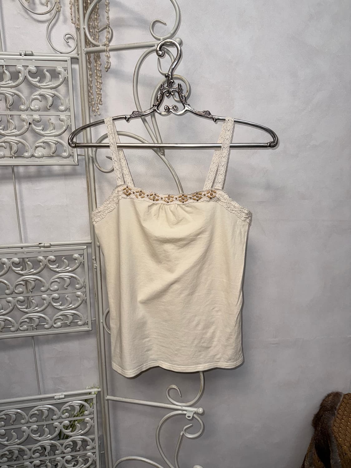 Ivory wood beads detail cotton 슬리브리스 상품이미지1