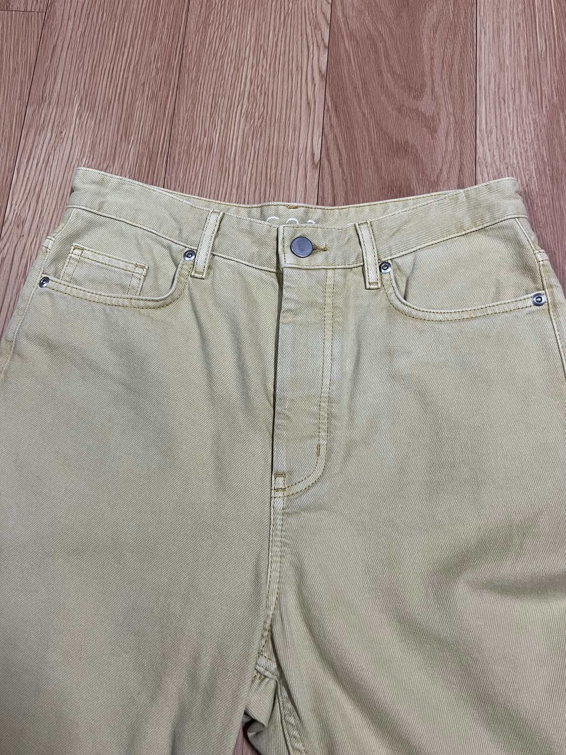 코스 테이퍼드 컬러다잉 진 상품이미지3