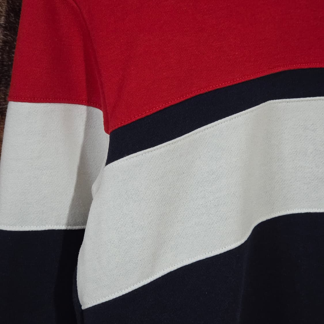 험멜 네이비 레드 배색 맨투맨 상품이미지3