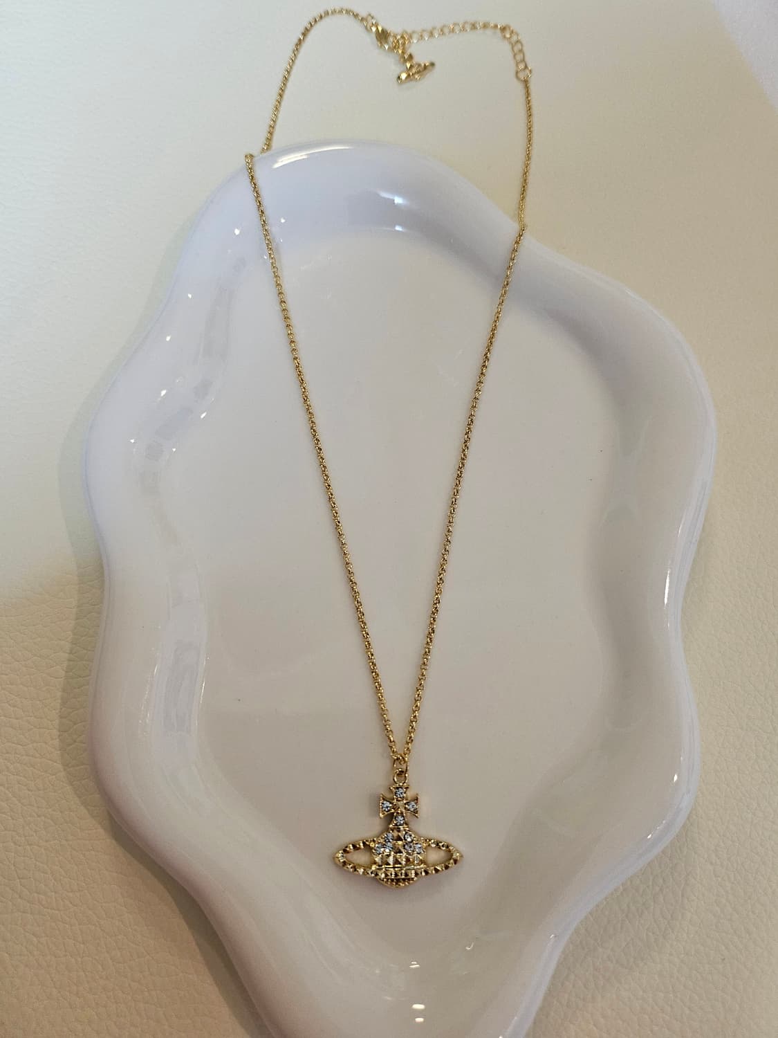 비비안웨스트우드 업사이클링 금장 목걸이 상품이미지2