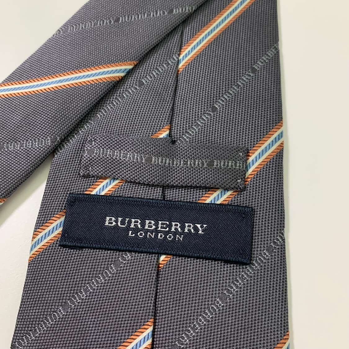 버버리(BURBERRY) 모노그램 명품 스트라이프 넥타이 A+등급 상품이미지7