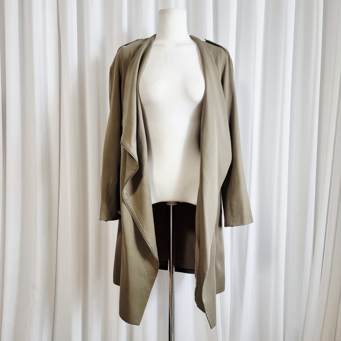 올세인츠 리오셀,큐프로 배색 크로스집업 코트 (44-날씬55) 드라이필요 상품이미지4