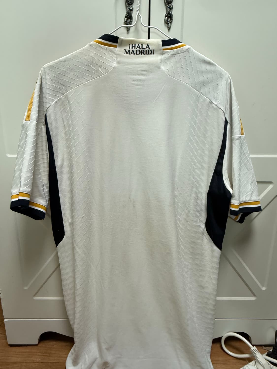 23-24 레알 마드리드 어센틱 유니폼 상품이미지2
