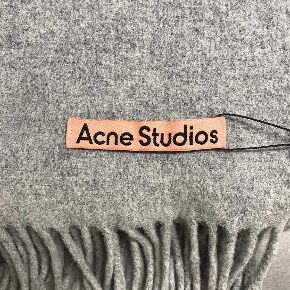 아크네스튜디오 머플러 그레이 상품이미지3