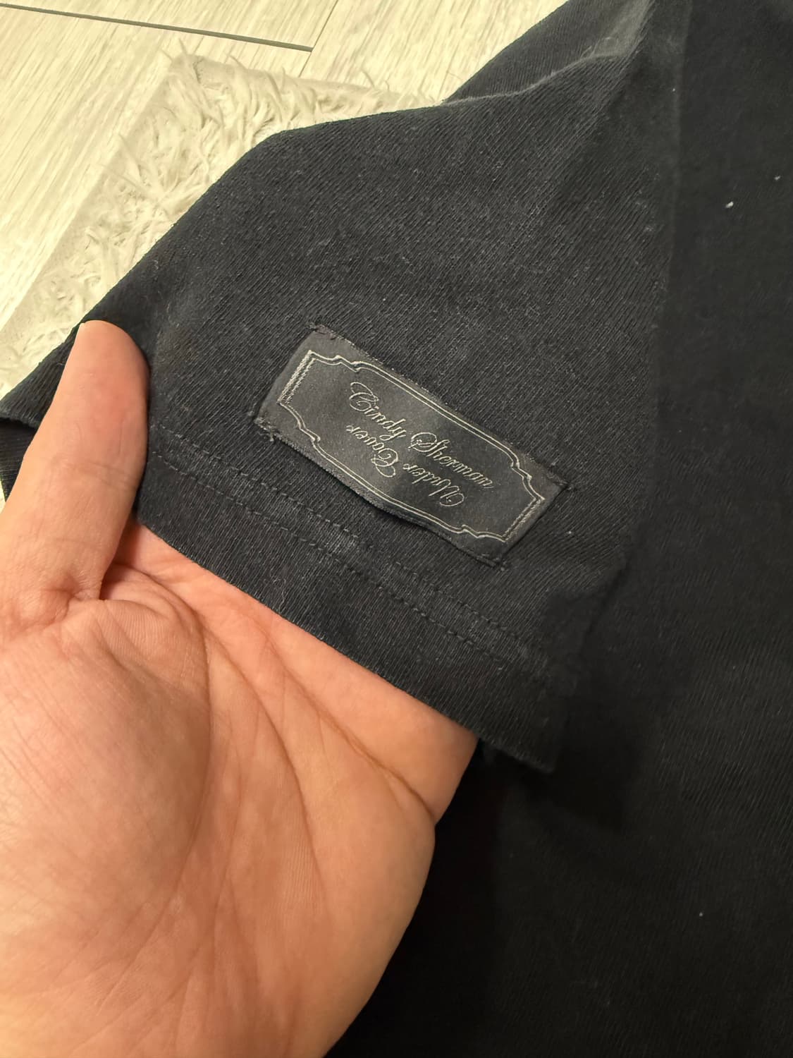 (3) 언더커버 신디 셔먼 티셔츠 블랙 상품이미지3