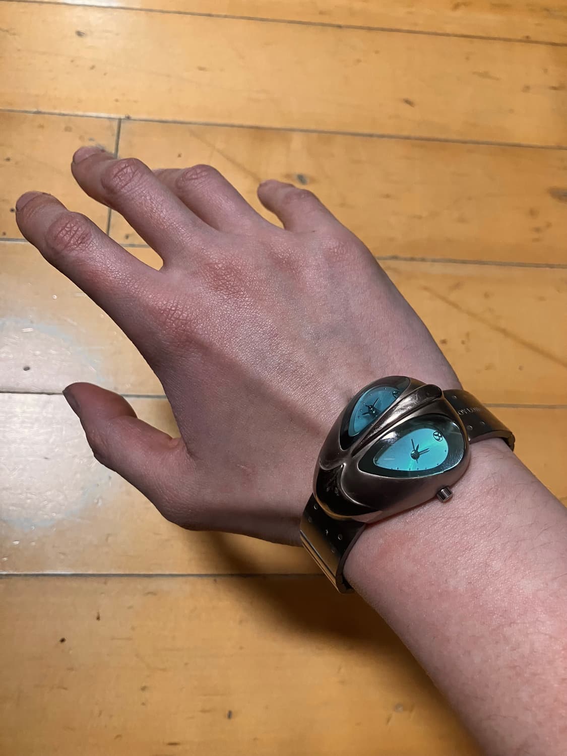 Boy london 90s 보이런던 블루아이 에일리언 쿼츠 시계 상품이미지2