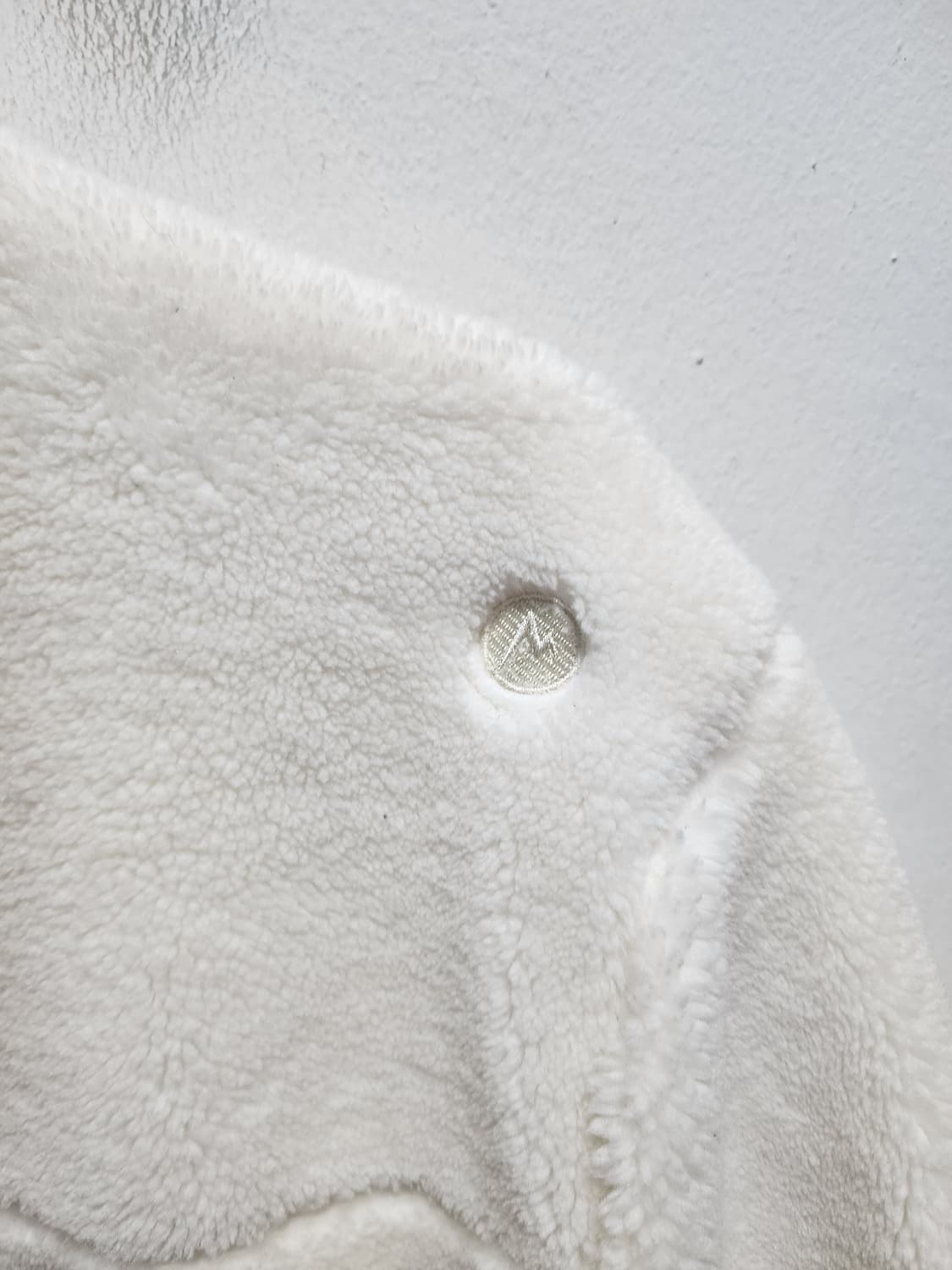 마모트 화이트 뽀글이 플리스 자켓 상품이미지4