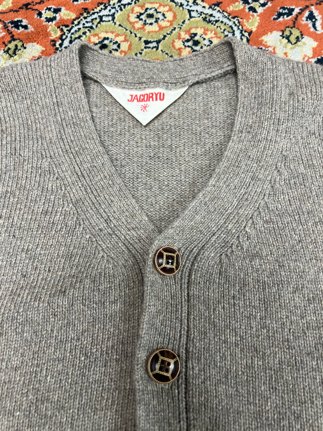 [2] 자고류 홀가먼트 울 니트 헨리넥 베이지 상품이미지5