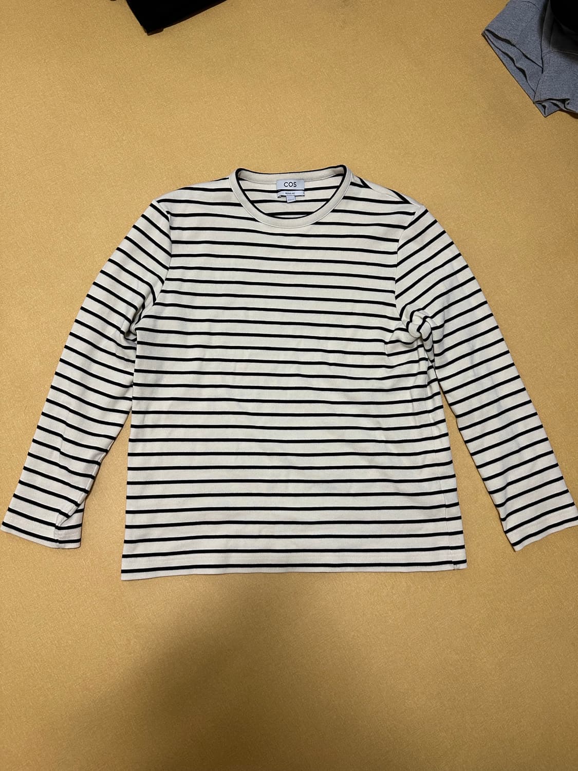 cos 스트라이프 티L 상품이미지1