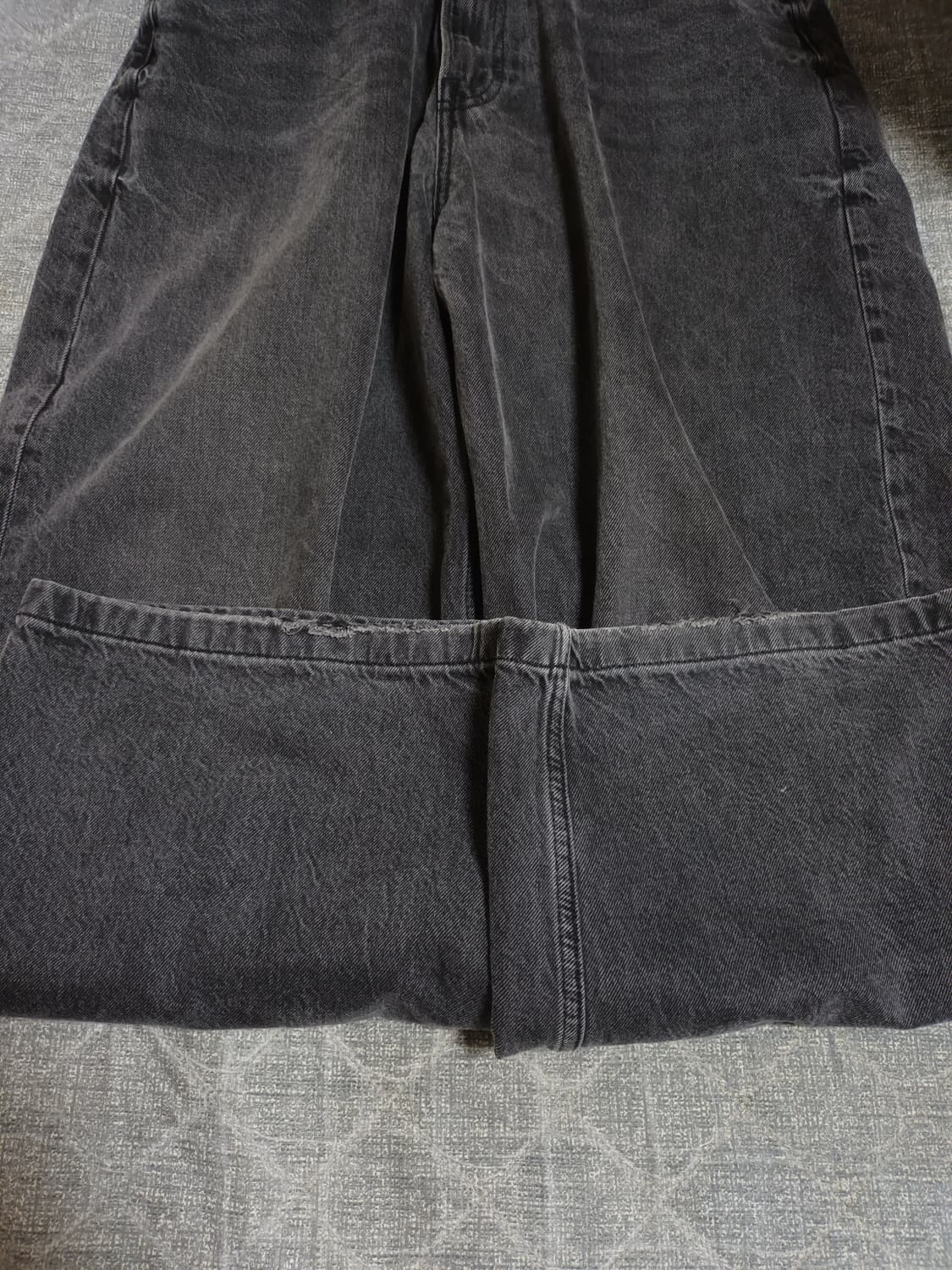 H&M 흐앤므 수퍼 배기 데님 팬츠 상품이미지5