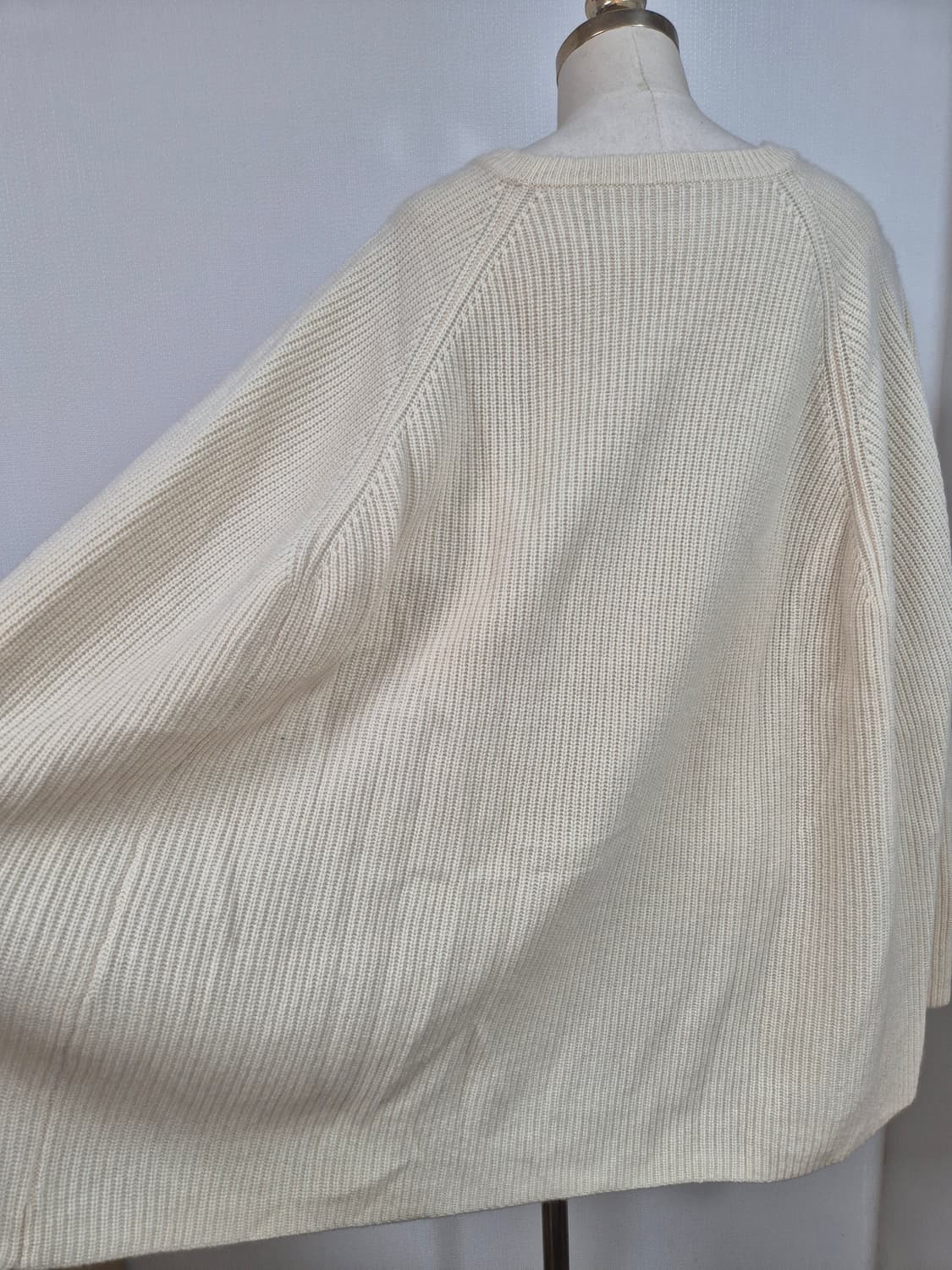 캐시미어100 케이프 스웨터  상품이미지5