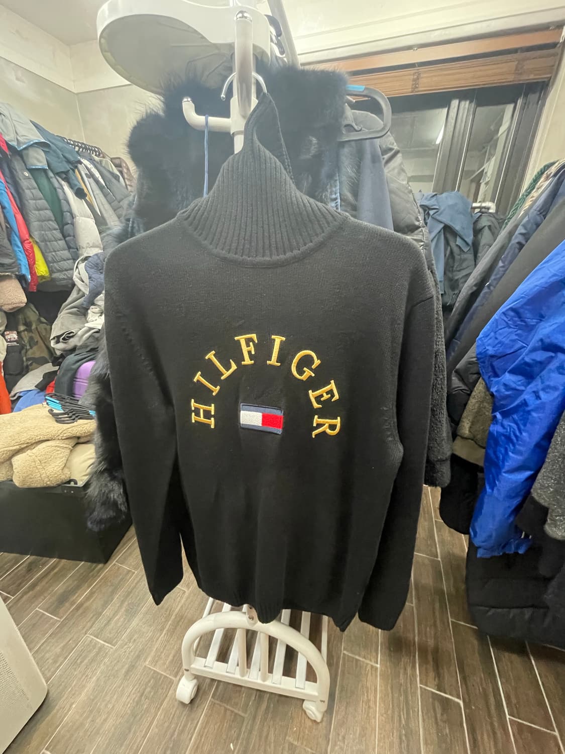 타미힐피거 넥니트 105 상품이미지1