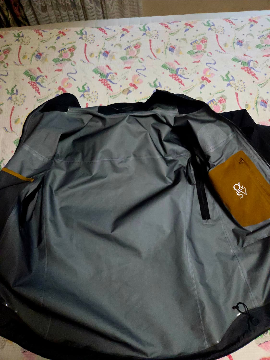 아크테릭스 알파sv 24k불랙 m사이즈 상품이미지3