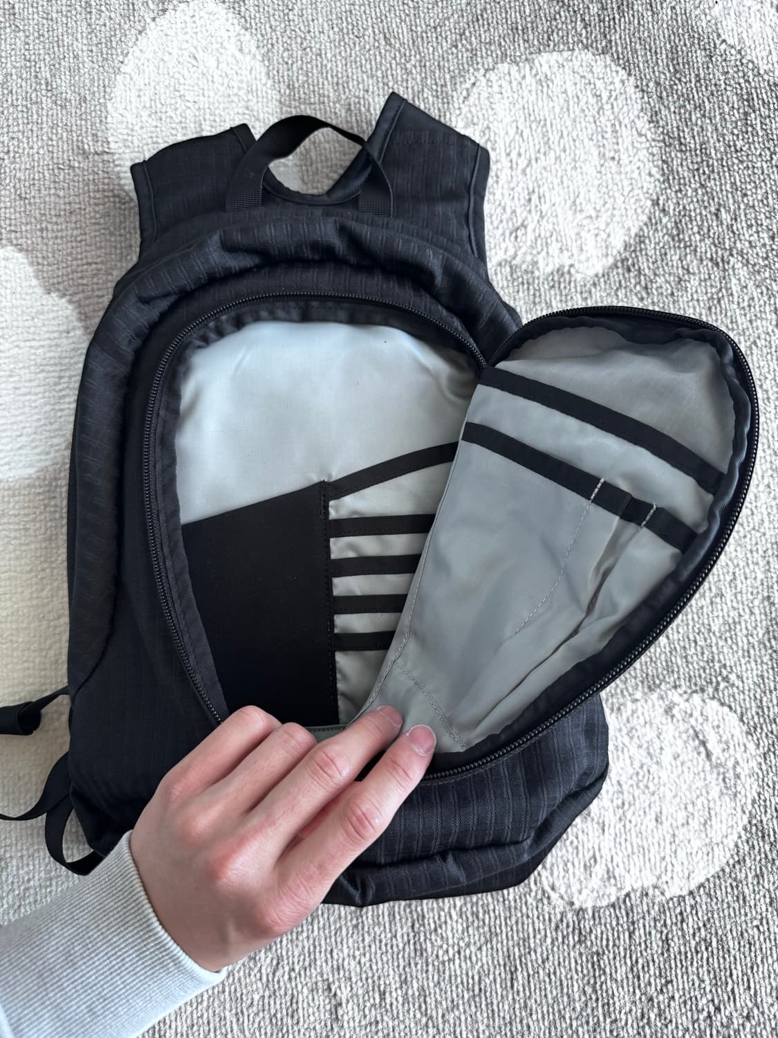 파타고니아 라이트와이어 백팩 블랙 상품이미지2