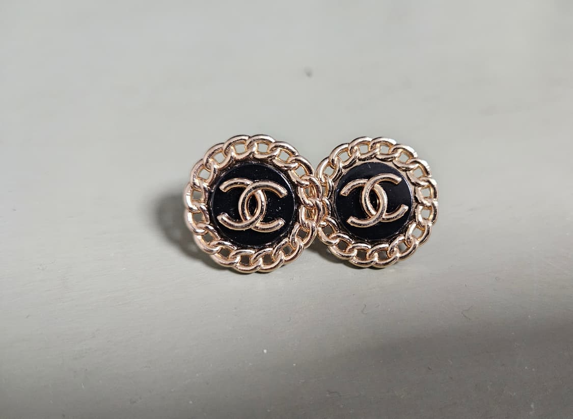 샤넬 cc로고 라운드 단추귀걸이(정식통관된정품로고) 상품이미지1
