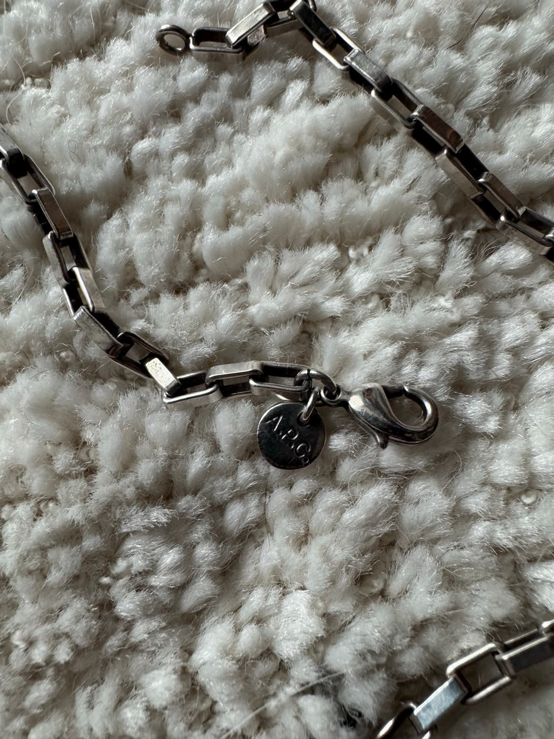 A.P.C 써지컬 목걸이 상품이미지1